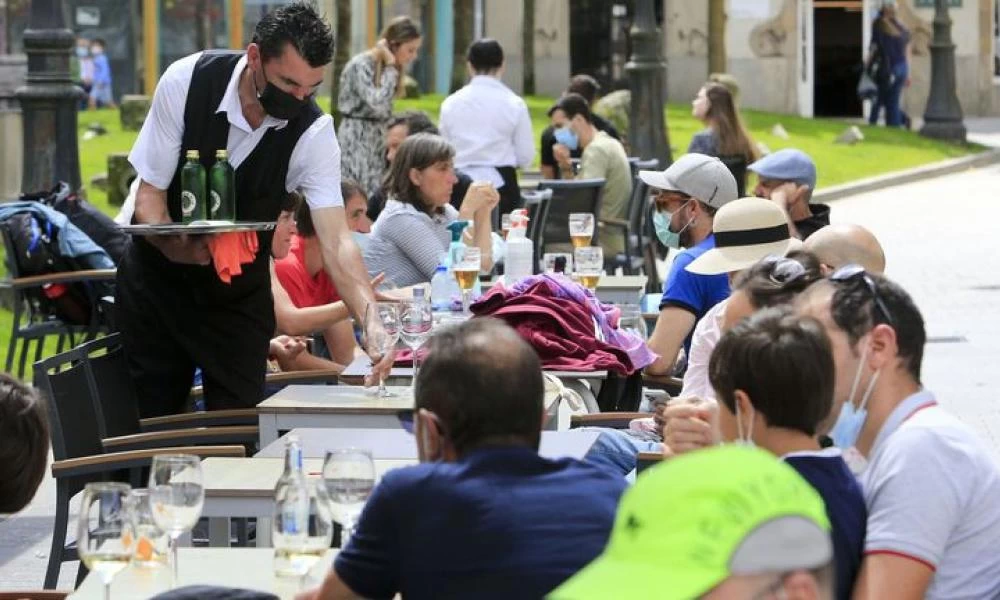 Παράνομο το πιστοποιητικό covid για πρόσβαση στη φιλοξενία και τη νυχτερινή ζωή λέει ισπανικό δικαστήριο
